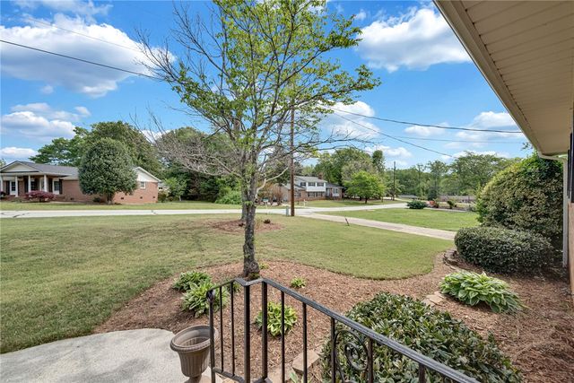 323 Pinehurst Drive, Mauldin, SC 29662