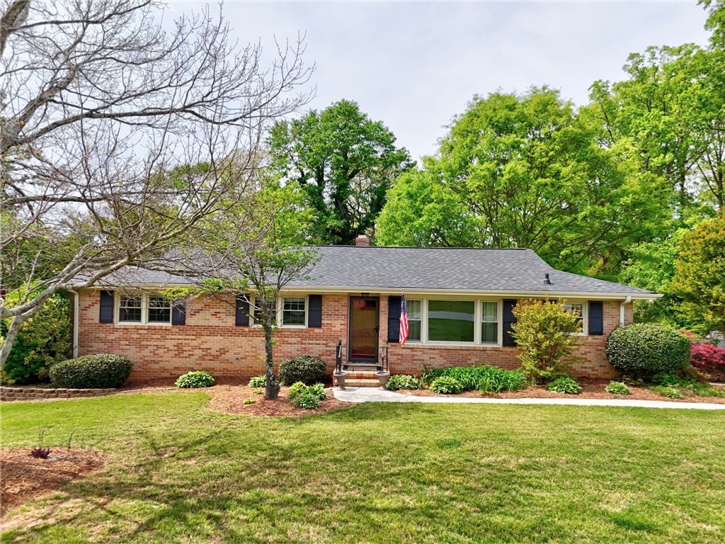 323 Pinehurst Drive, Mauldin, SC 29662
