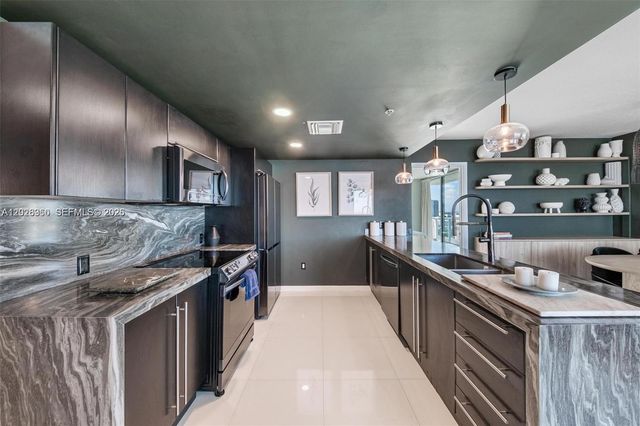 665 NE 25th St 1805, Miami, FL 33137