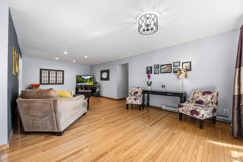 111 Dehaven Drive 127, Yonkers, NY 10703 — photo 3