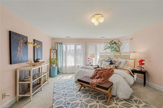 2902 Crossfield Drive, Greensboro, NC 27408