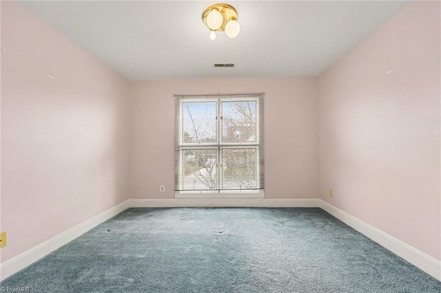 2902 Crossfield Drive, Greensboro, NC 27408