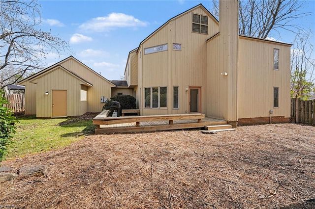 2902 Crossfield Drive, Greensboro, NC 27408