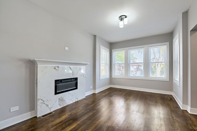 7522 S Carpenter Street, Chicago, IL 60620