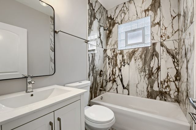 7522 S Carpenter Street, Chicago, IL 60620