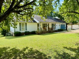 70 Woods Edge Rd, Winchester, TN 37398