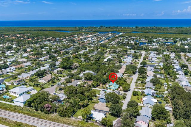 8645 SE Alabama Place, Hobe Sound, FL 33455