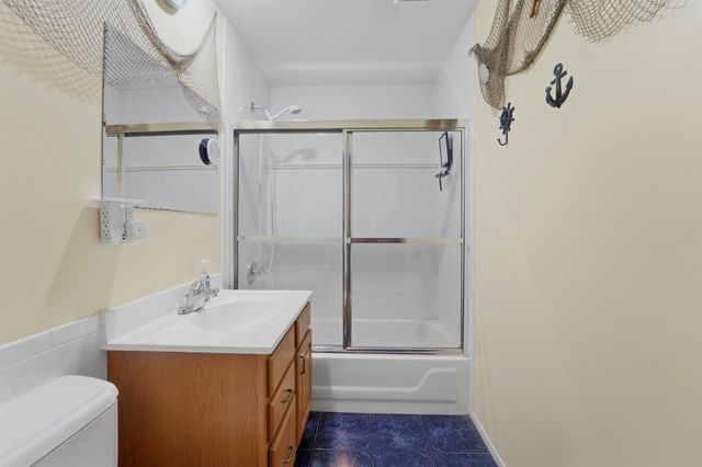 8645 SE Alabama Place, Hobe Sound, FL 33455