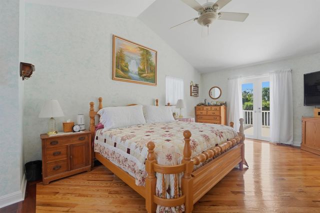 8645 SE Alabama Place, Hobe Sound, FL 33455