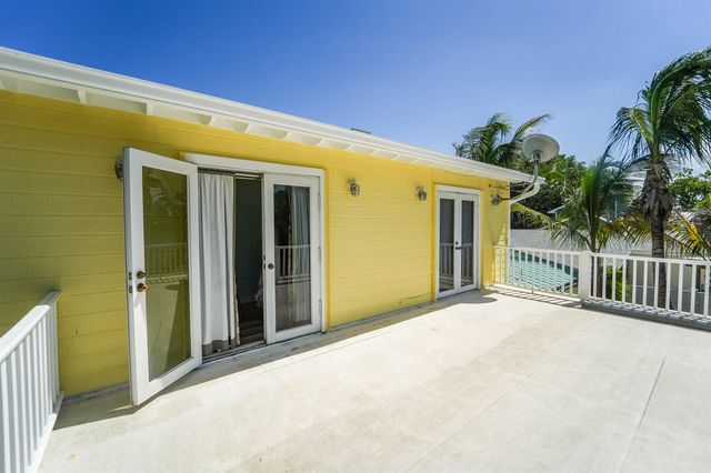 8645 SE Alabama Place, Hobe Sound, FL 33455