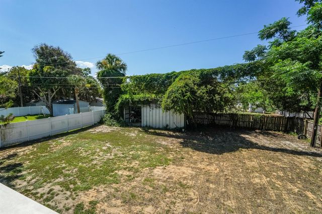 8645 SE Alabama Place, Hobe Sound, FL 33455