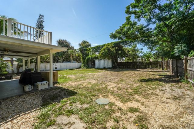 8645 SE Alabama Place, Hobe Sound, FL 33455