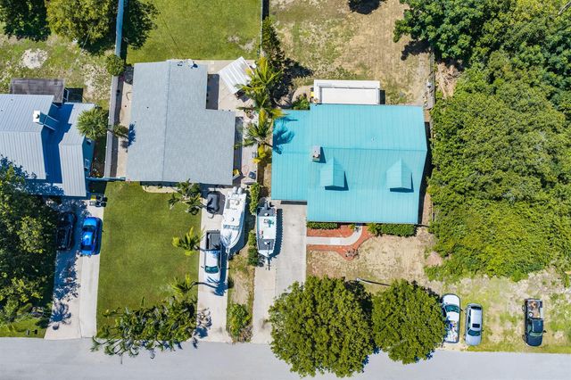 8645 SE Alabama Place, Hobe Sound, FL 33455