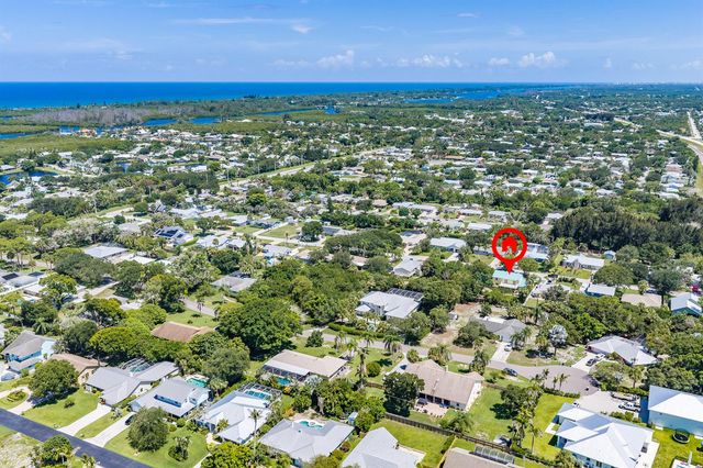 8645 SE Alabama Place, Hobe Sound, FL 33455