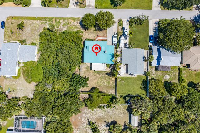 8645 SE Alabama Place, Hobe Sound, FL 33455