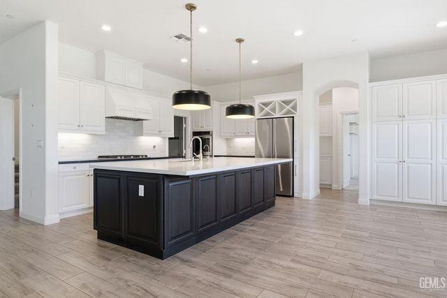 12319 Ashlyn Drive, Bakersfield, CA 93311