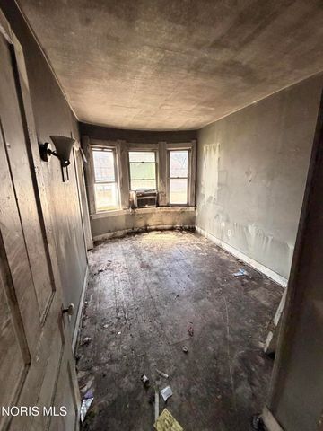 445 Hiett Avenue, Toledo, OH 43609