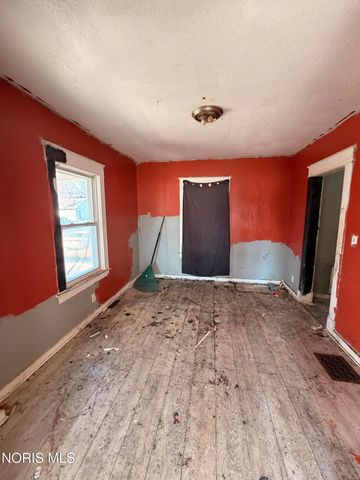 445 Hiett Avenue, Toledo, OH 43609