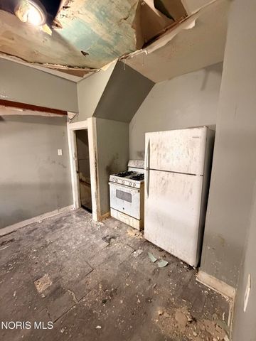 445 Hiett Avenue, Toledo, OH 43609