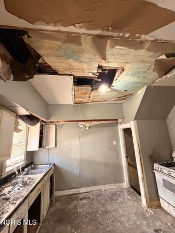 445 Hiett Avenue, Toledo, OH 43609