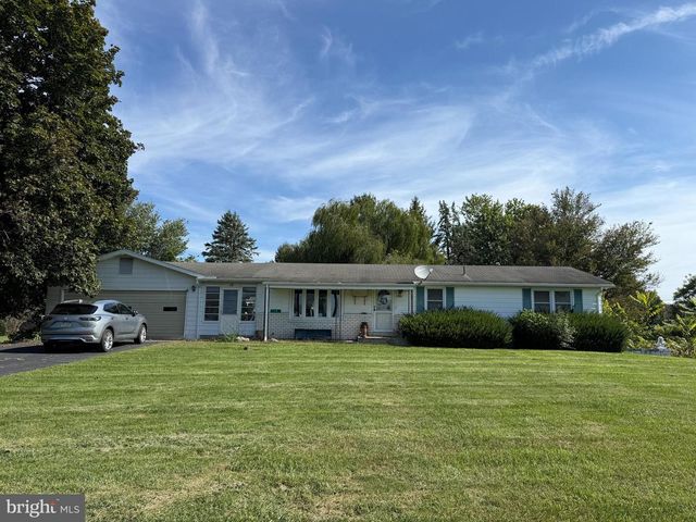 19 MIDDLE SPRING RD, Shippensburg, PA 17257