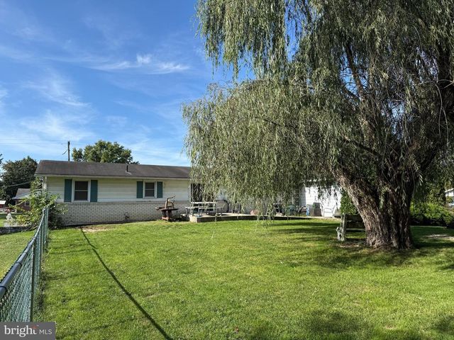 19 MIDDLE SPRING RD, Shippensburg, PA 17257