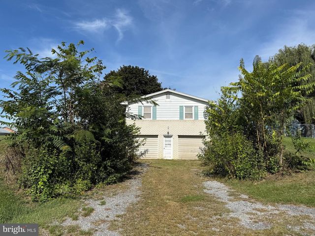 19 MIDDLE SPRING RD, Shippensburg, PA 17257