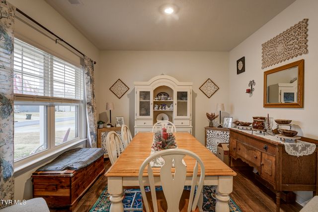 5581 Wildlife Circle, Piney Flats, TN 37686