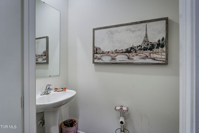 5581 Wildlife Circle, Piney Flats, TN 37686