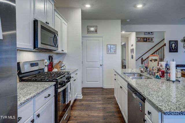 5581 Wildlife Circle, Piney Flats, TN 37686