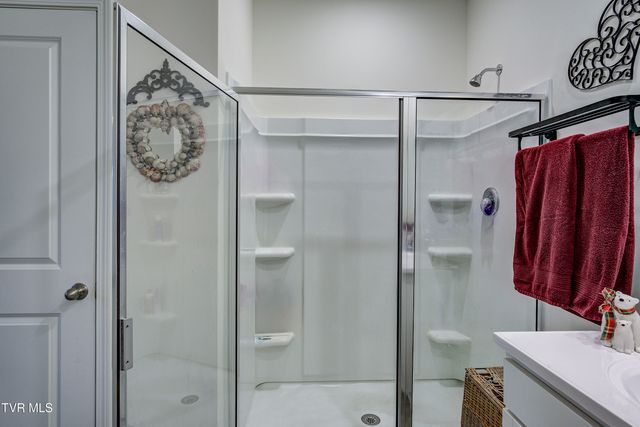 5581 Wildlife Circle, Piney Flats, TN 37686