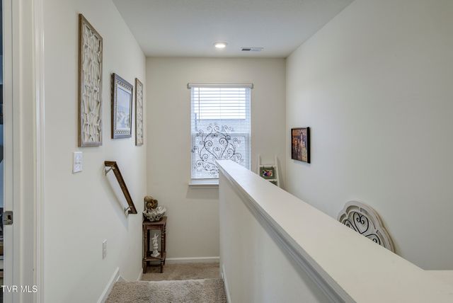 5581 Wildlife Circle, Piney Flats, TN 37686