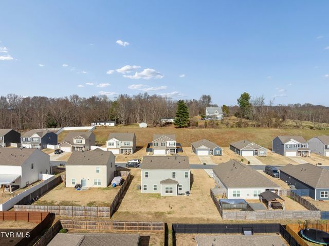 5581 Wildlife Circle, Piney Flats, TN 37686