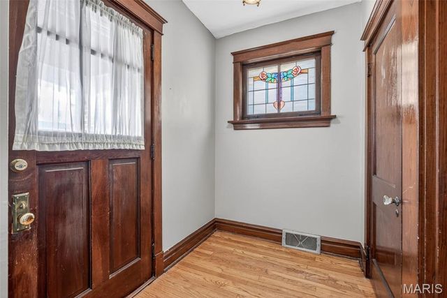 6059 Wanda Avenue, St Louis, MO 63116