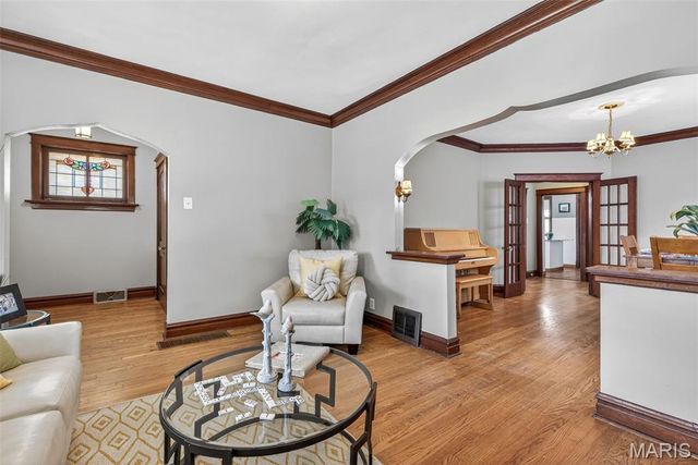 6059 Wanda Avenue, St Louis, MO 63116