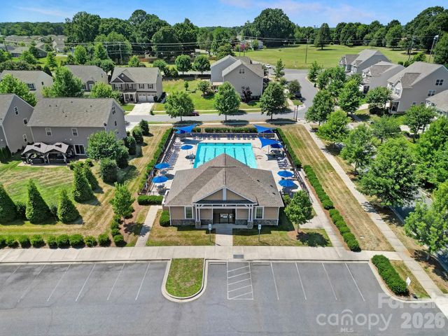10817 Bere Island Drive, Charlotte, NC 28278