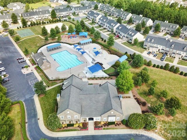 10817 Bere Island Drive, Charlotte, NC 28278