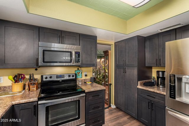 3926 W GLENAIRE Drive, Phoenix, AZ 85053