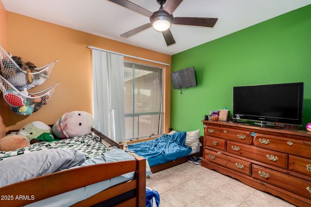 3926 W GLENAIRE Drive, Phoenix, AZ 85053