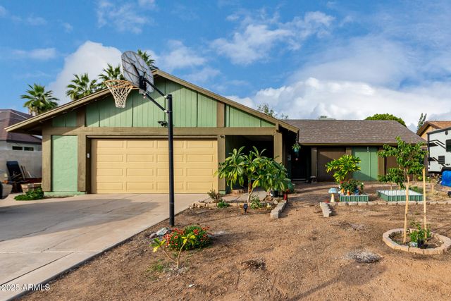 3926 W GLENAIRE Drive, Phoenix, AZ 85053