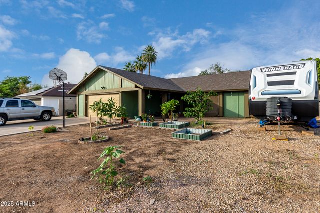 3926 W GLENAIRE Drive, Phoenix, AZ 85053