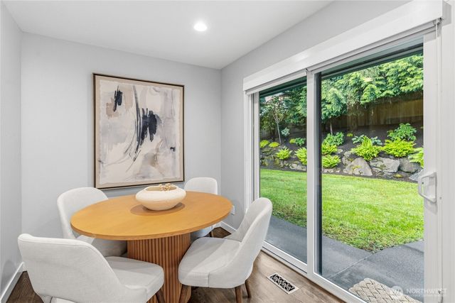 4105 96th Avenue SE, Mercer Island, WA 98040