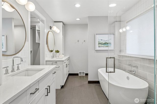 4105 96th Avenue SE, Mercer Island, WA 98040