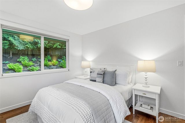 4105 96th Avenue SE, Mercer Island, WA 98040