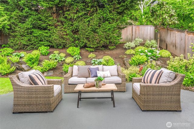 4105 96th Avenue SE, Mercer Island, WA 98040