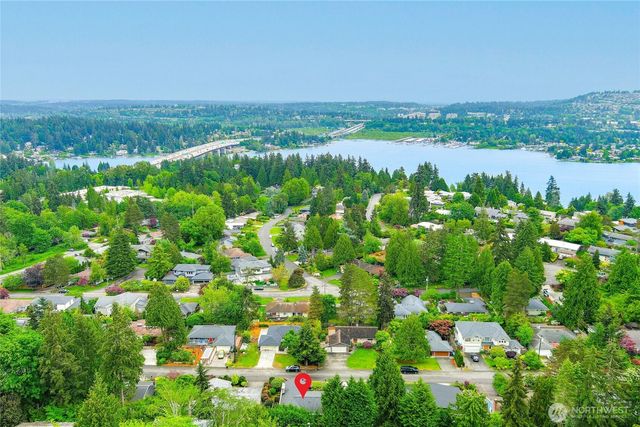 4105 96th Avenue SE, Mercer Island, WA 98040