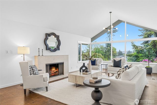 4105 96th Avenue SE, Mercer Island, WA 98040