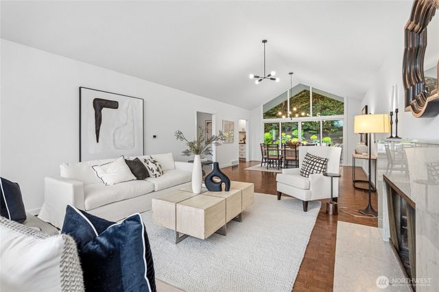 4105 96th Avenue SE, Mercer Island, WA 98040