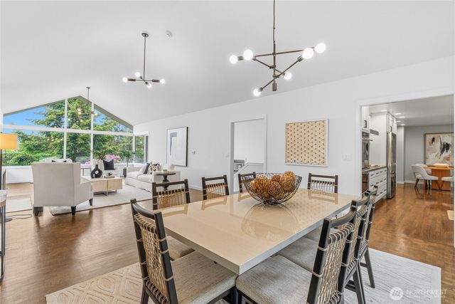 4105 96th Avenue SE, Mercer Island, WA 98040