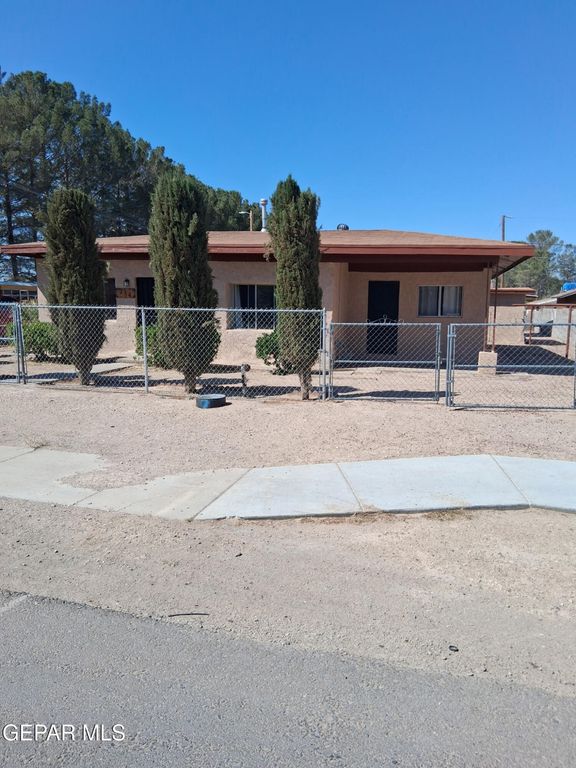 234 NE G Avenue, Fabens, TX 79838